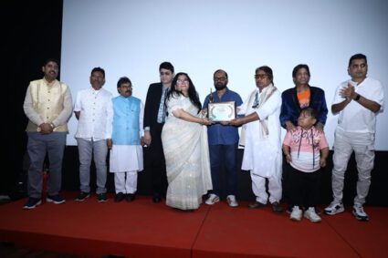 Prominent Personalities Welcomed Dr  Krishna Chouhan And Bollywood Legend Film Festival