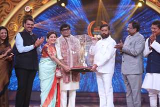 Maharastra State Film Awards ! मराठी सिनेमा को महाराष्ट्र राज्य सरकार का सलाम !  आशा पारेख, एन चंद्रा, अनुराधा पौडवाल, शिवाजी साटम, दिग्पाल लांजेकर, रोहिणी हट्टंगडी, सुदेश भोसले दिग्गजो को ‘ महाराष्ट्र स्टेट फ़िल्म अवार्डस ‘ से सम्मनित किया जाएगा।